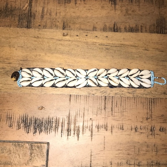 Shell bracelet - Picture 2 of 4